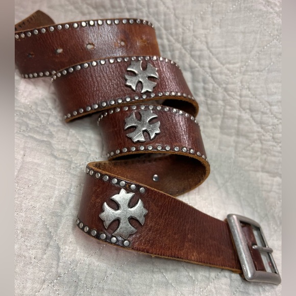 Genuine leather belt with rivets - Picture 3 of 7
